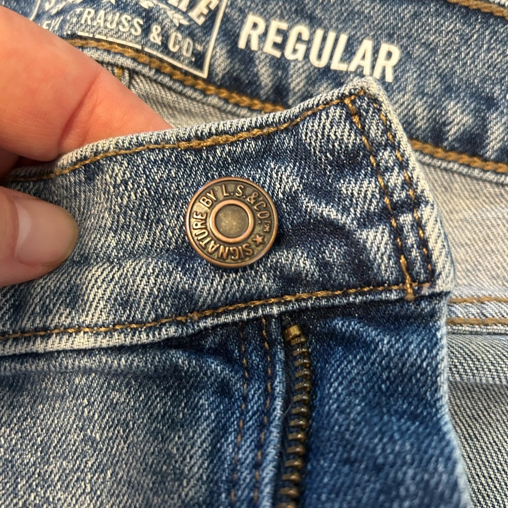 Signature by Levi Strauss Light Blue Straight Jeans - Picture 6 of 6